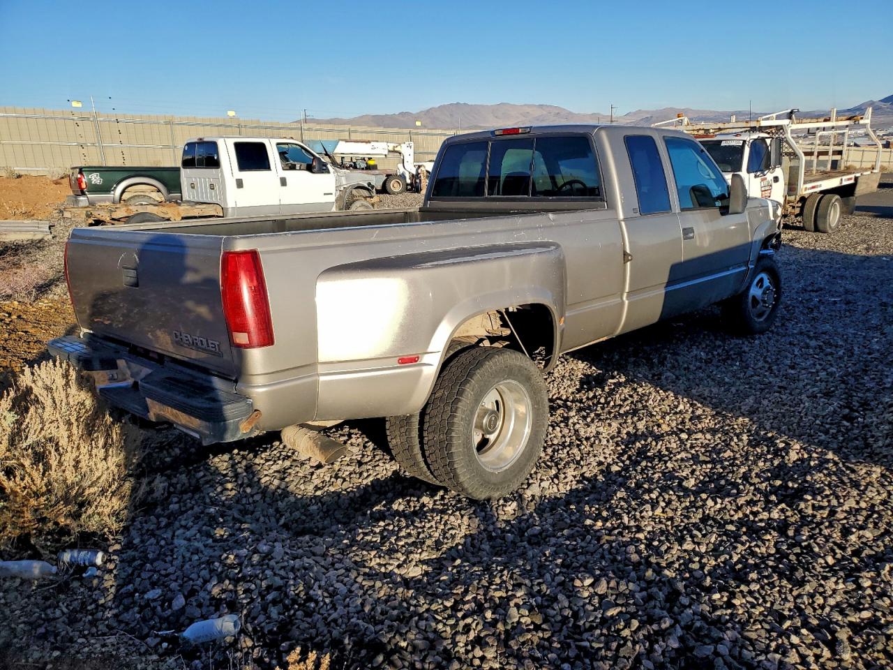 Lot #3312813116 1998 CHEVROLET GMT-400 K3