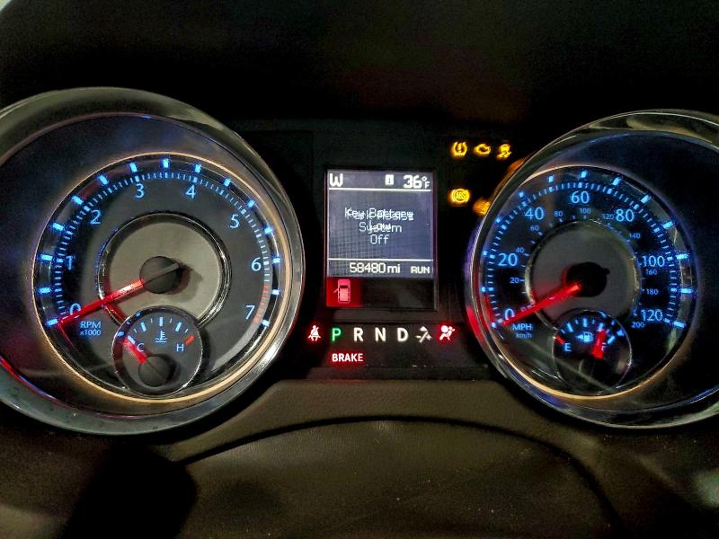 2014 CHRYSLER TOWN & COU #3304563465