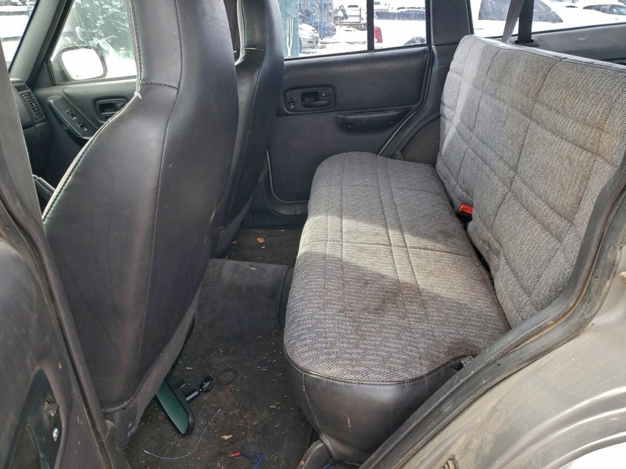 Lot #3305531060 2001 JEEP CHEROKEE S