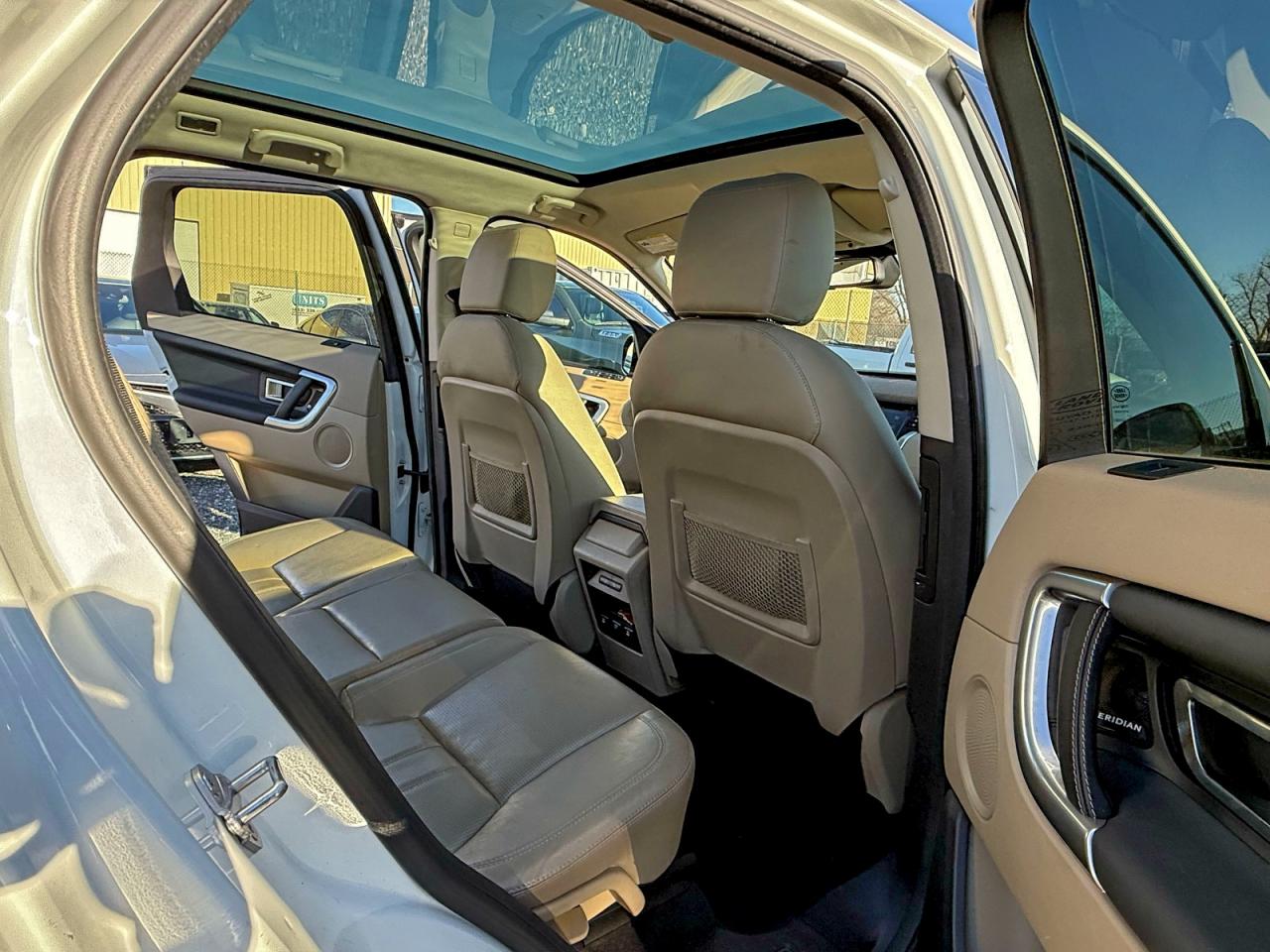 Lot #3309251618 2017 LAND ROVER DISCOVERY