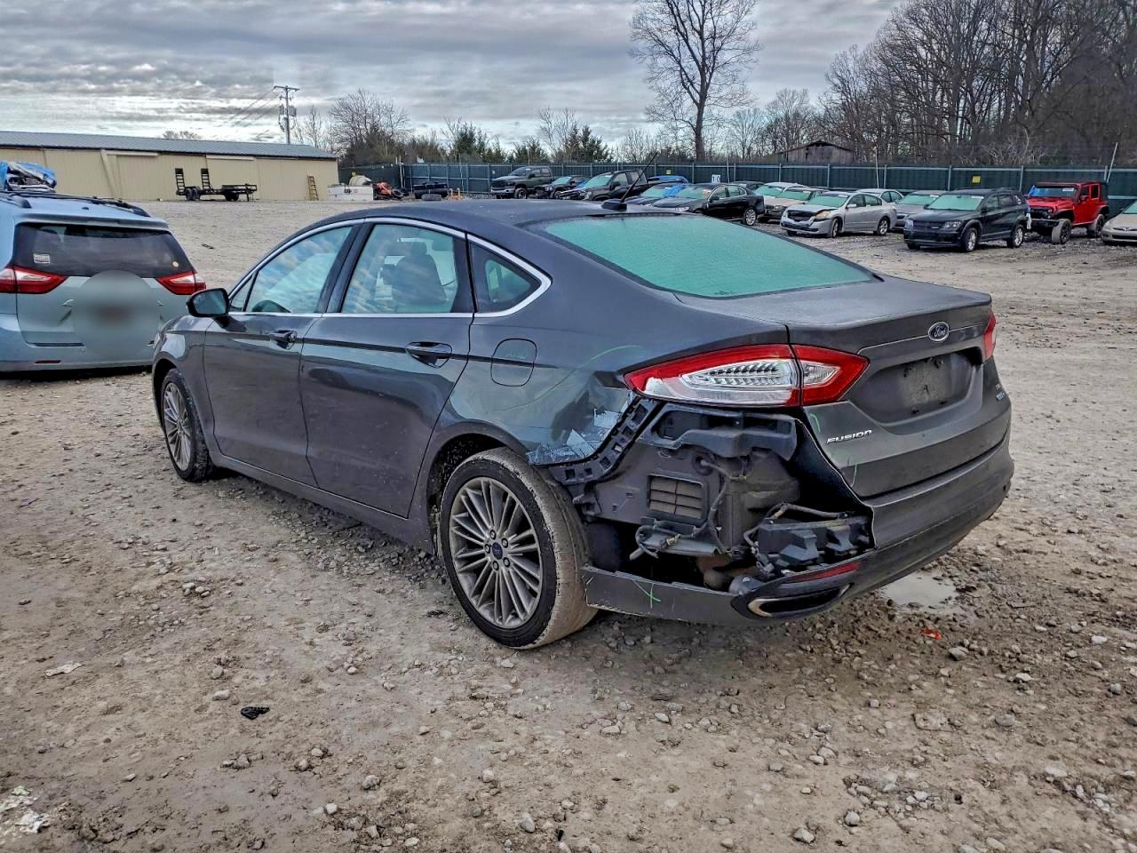 FORD FUSION SE