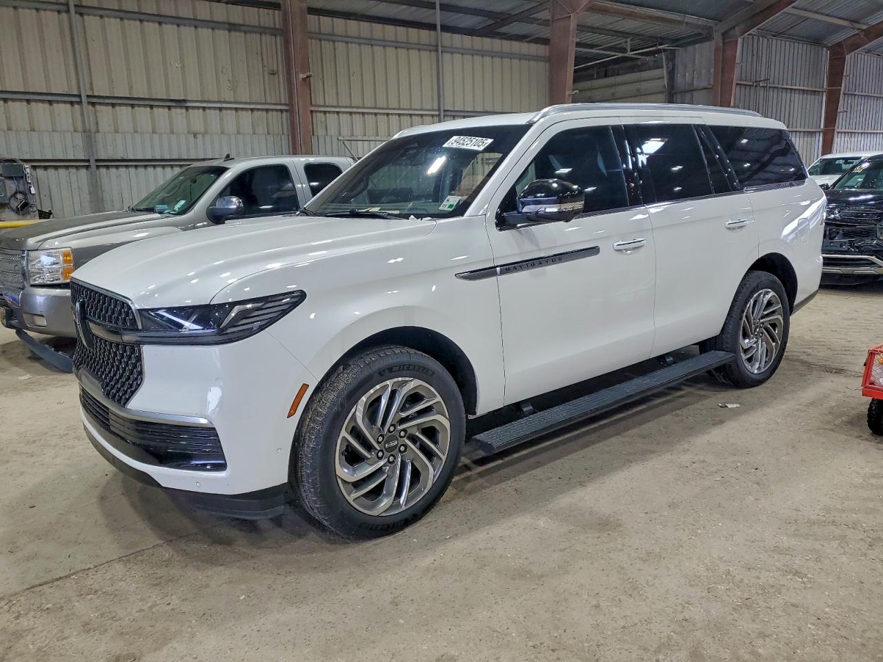 LINCOLN NAVIGATOR RESERVE