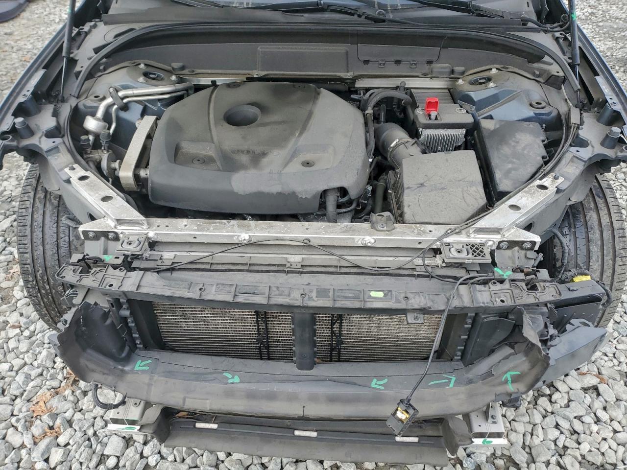 VOLVO XC60 T5 MOMENTUM