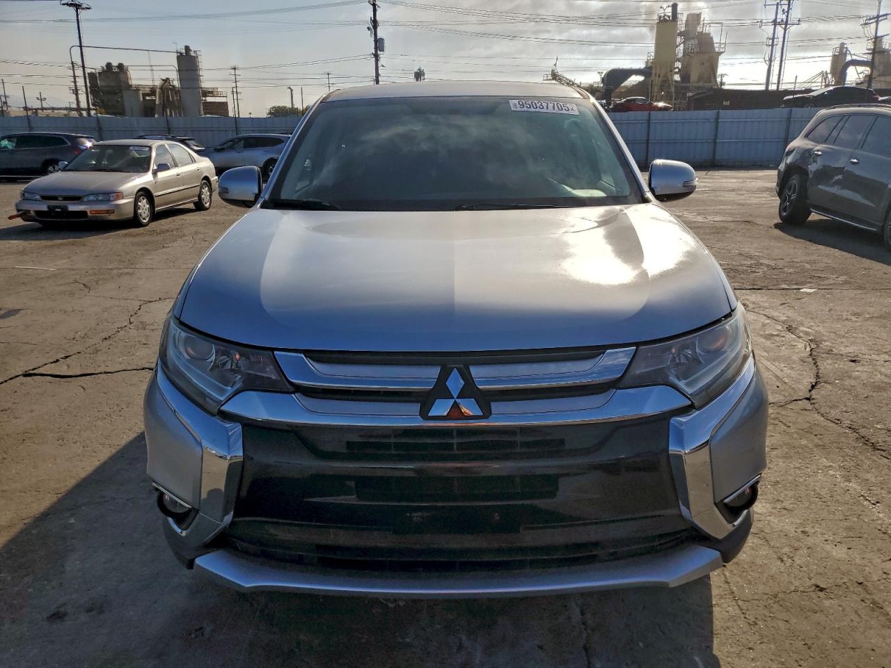 Lot #3317147989 2017 MITSUBISHI OUTLANDER