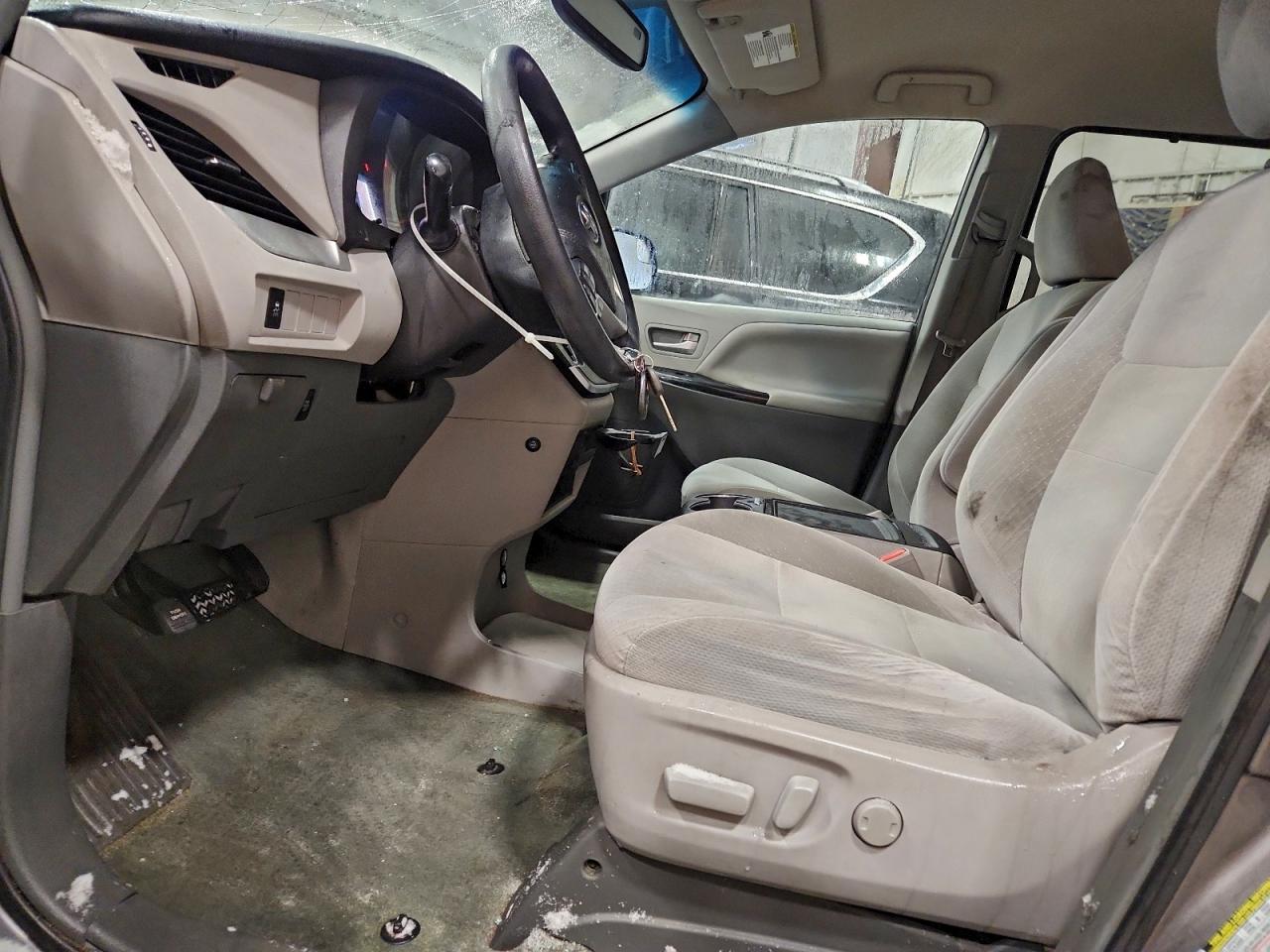 Lot #3304643941 2016 TOYOTA SIENNA LE