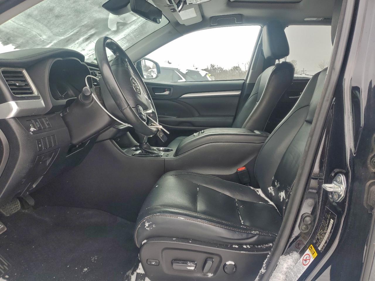 TOYOTA HIGHLANDER SE