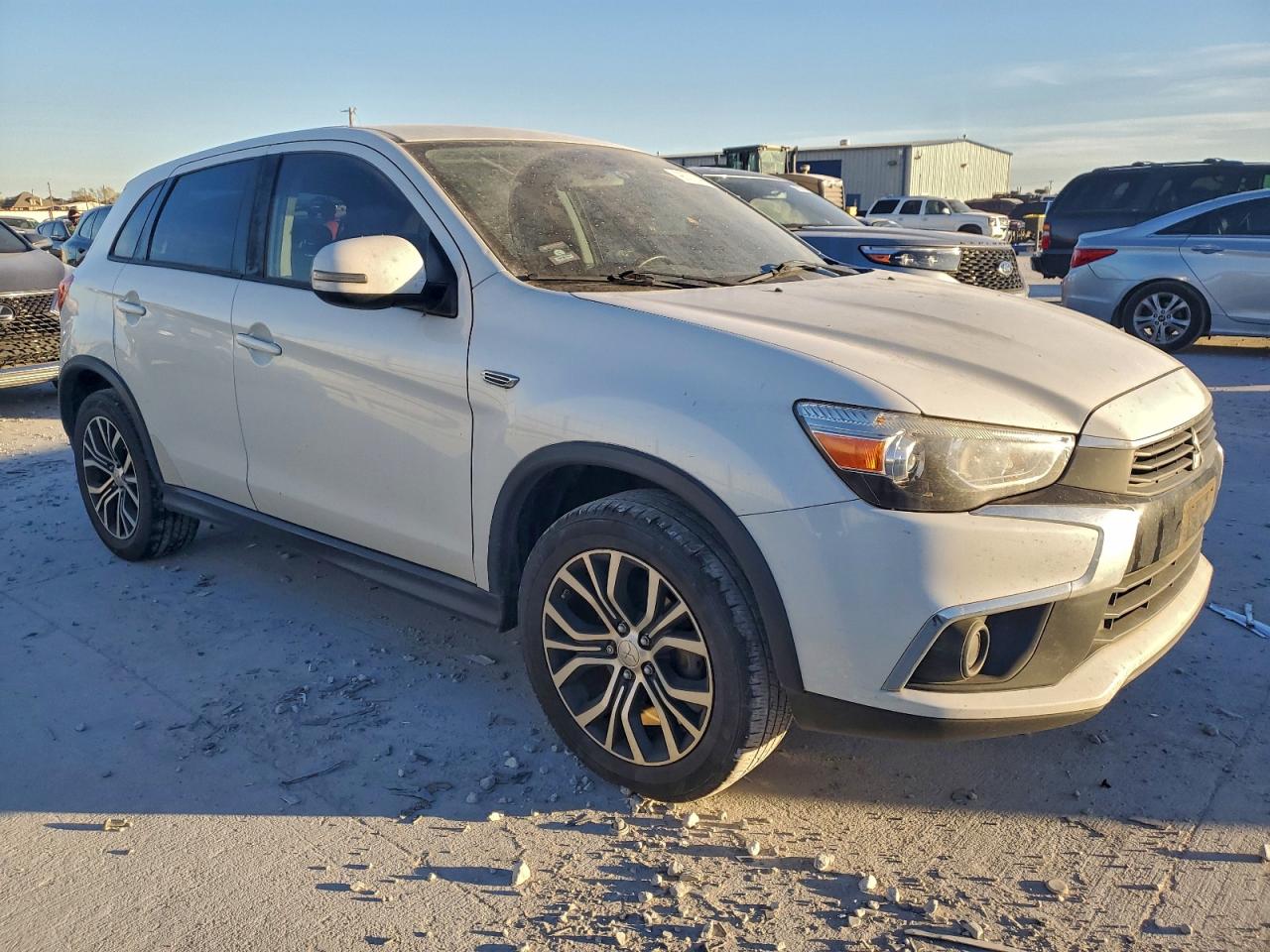 MITSUBISHI OUTLANDER ES