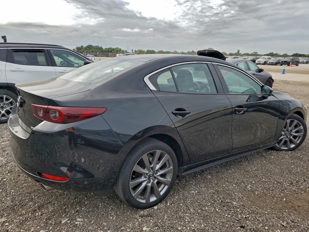 MAZDA 3 PREFERRED