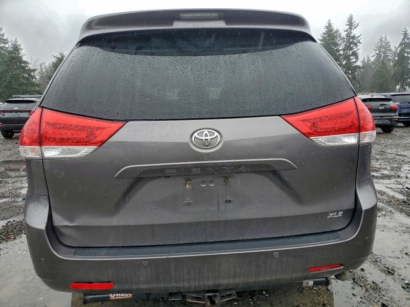 2013 TOYOTA SIENNA XLE #3311496267