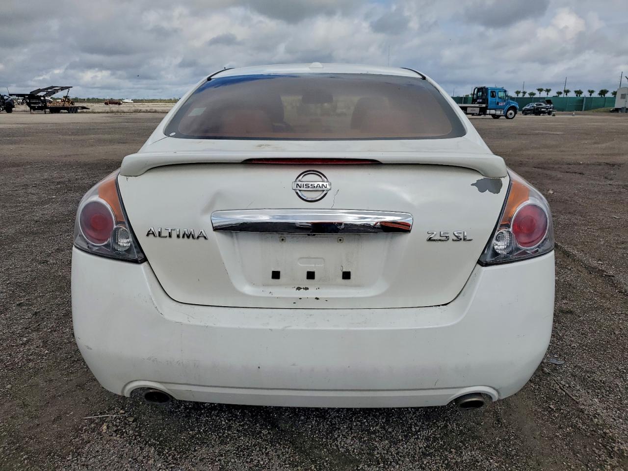 NISSAN ALTIMA BASE
