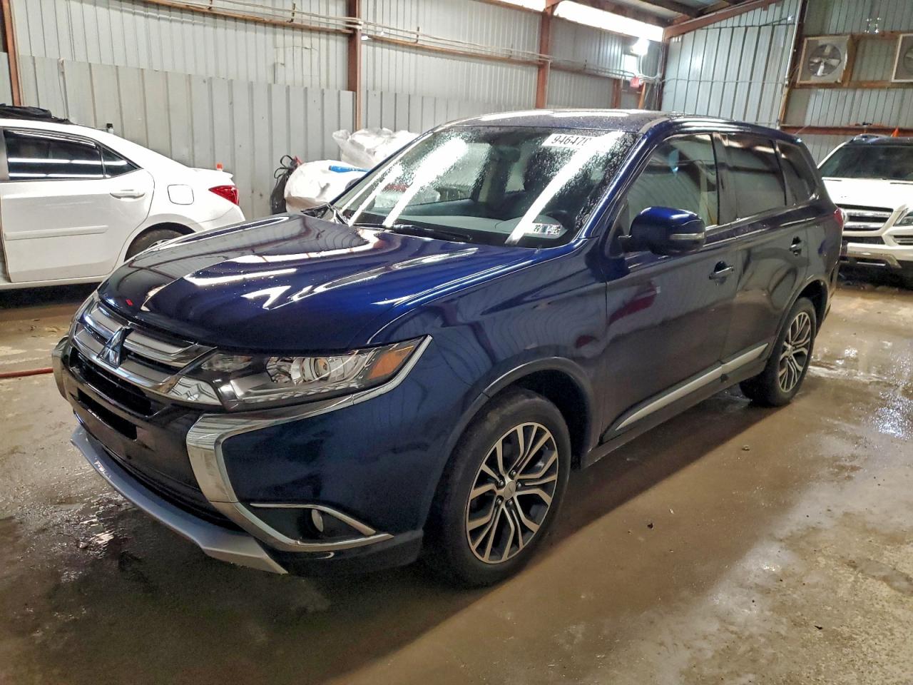 MITSUBISHI OUTLANDER SE