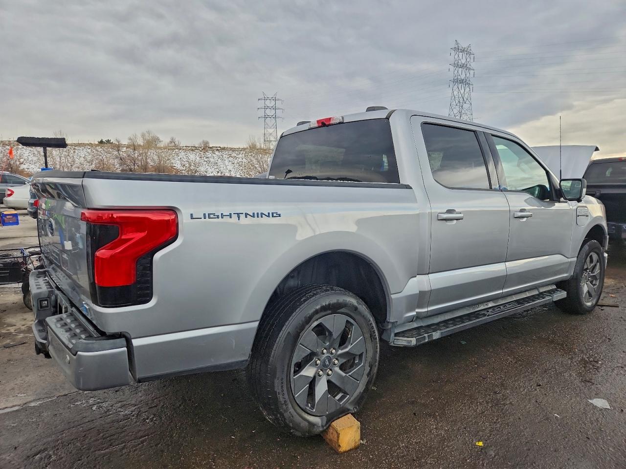 FORD F-150 LIGHTNING PRO