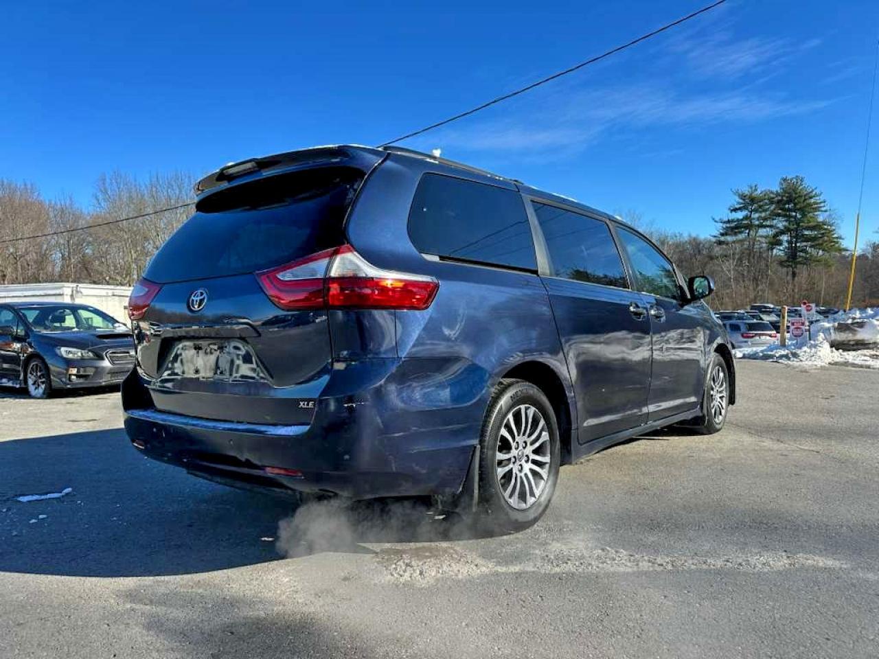 TOYOTA SIENNA XLE