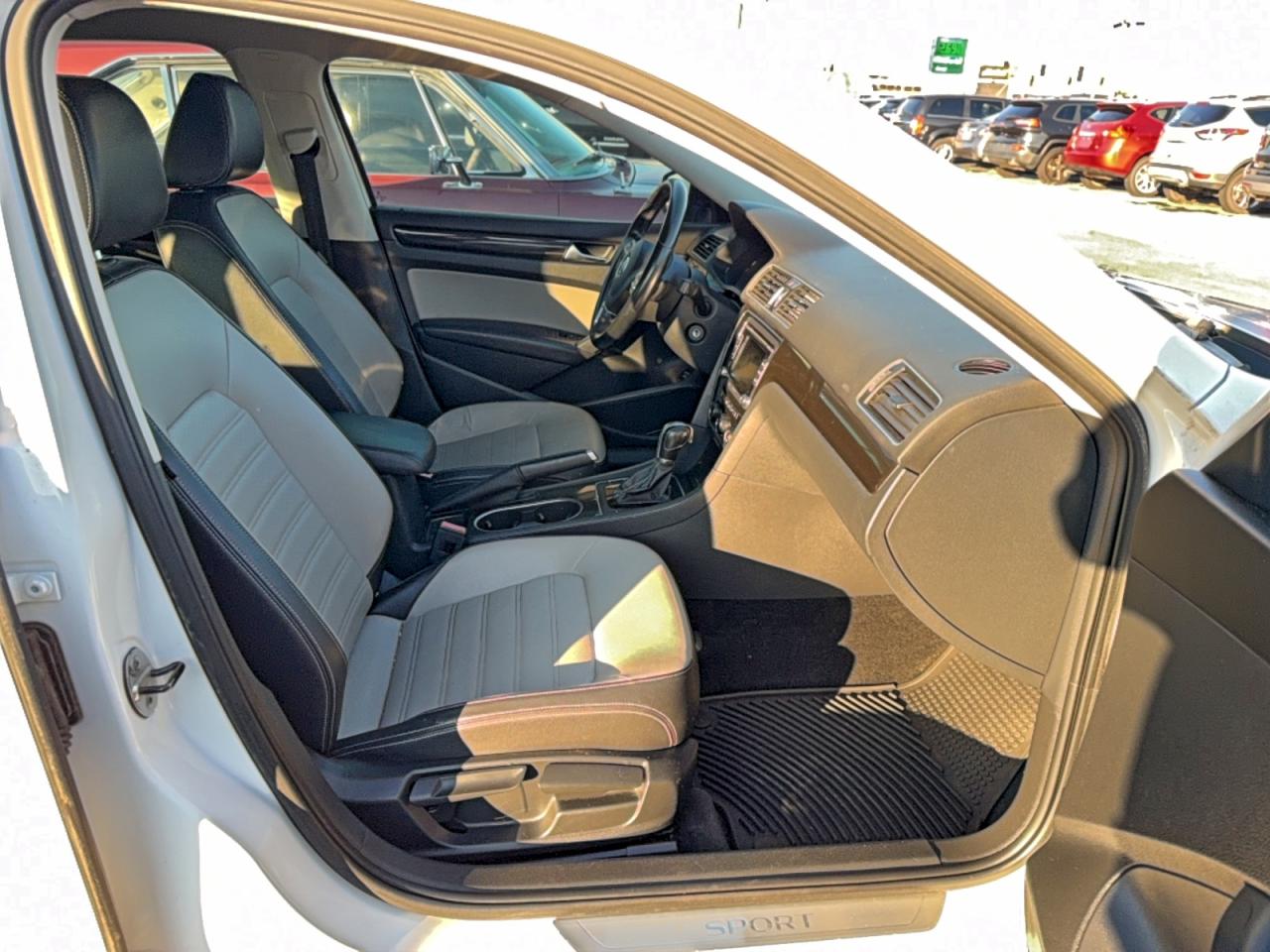 VOLKSWAGEN PASSAT SE