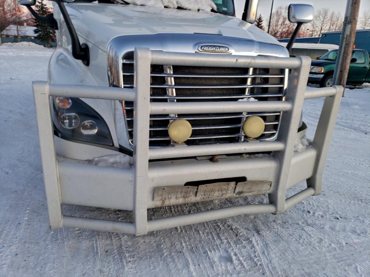 Lot #3318938930 2017 FREIGHTLINER CASCADIA 1