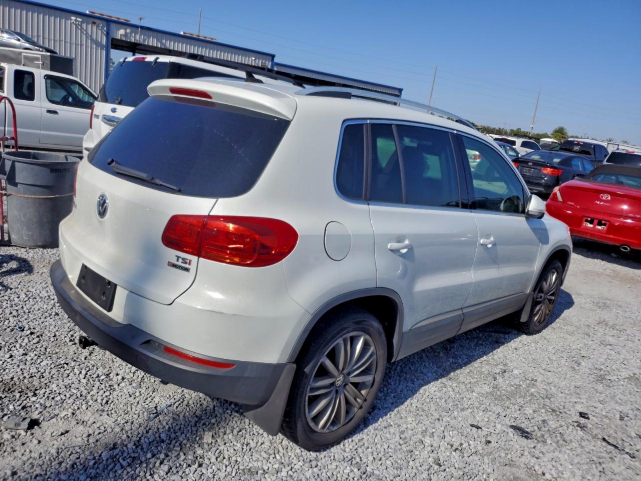 VOLKSWAGEN TIGUAN S