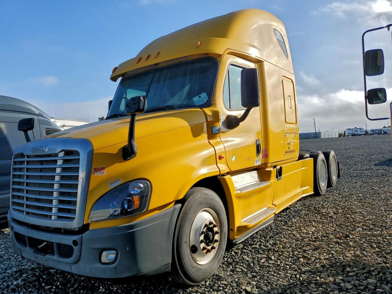 Lot #3311730229 2014 FREIGHTLINER CASCADIA 1