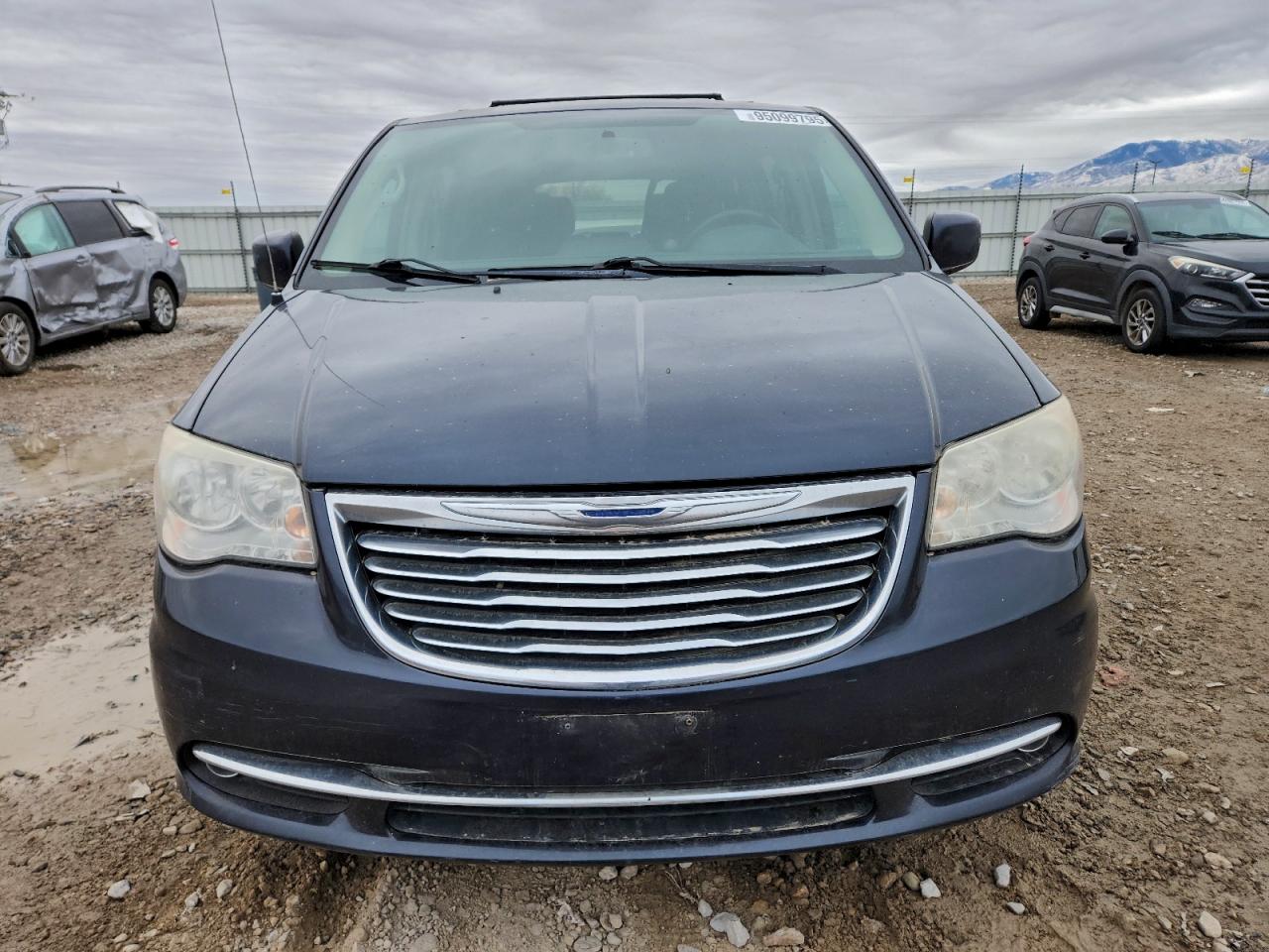 Lot #3302756340 2014 CHRYSLER TOWN & COU