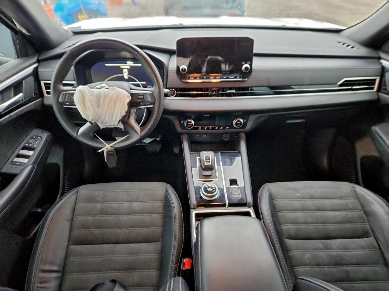 MITSUBISHI OUTLANDER SE