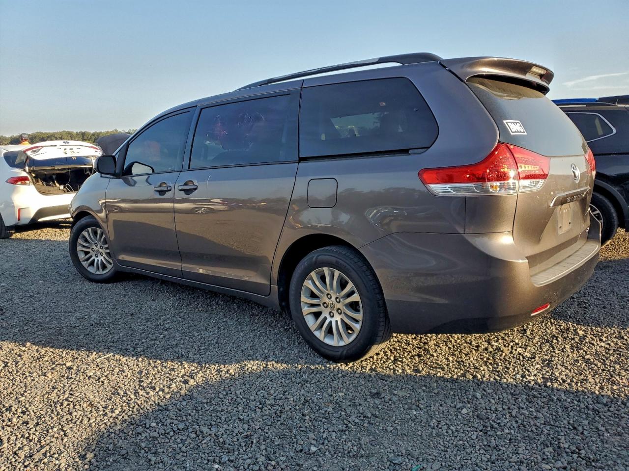 TOYOTA SIENNA XLE
