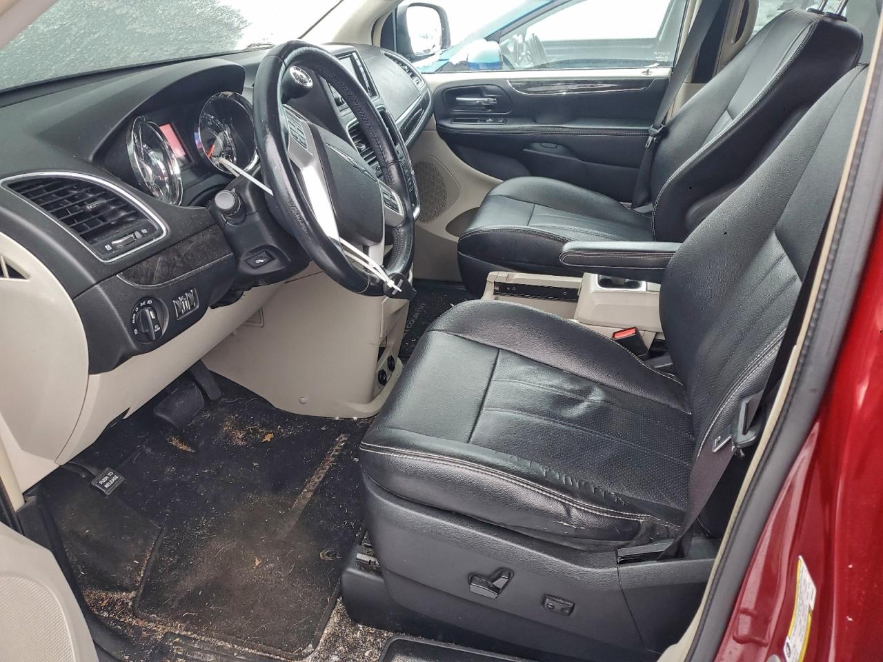 CHRYSLER TOWN & COUNTRY TOURING L