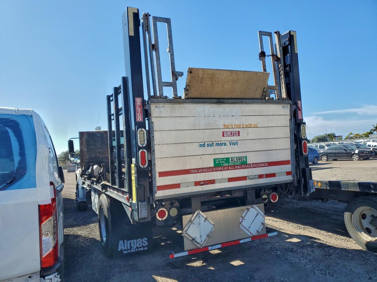 Lot #3302111125 2015 FREIGHTLINER M2 106 MED