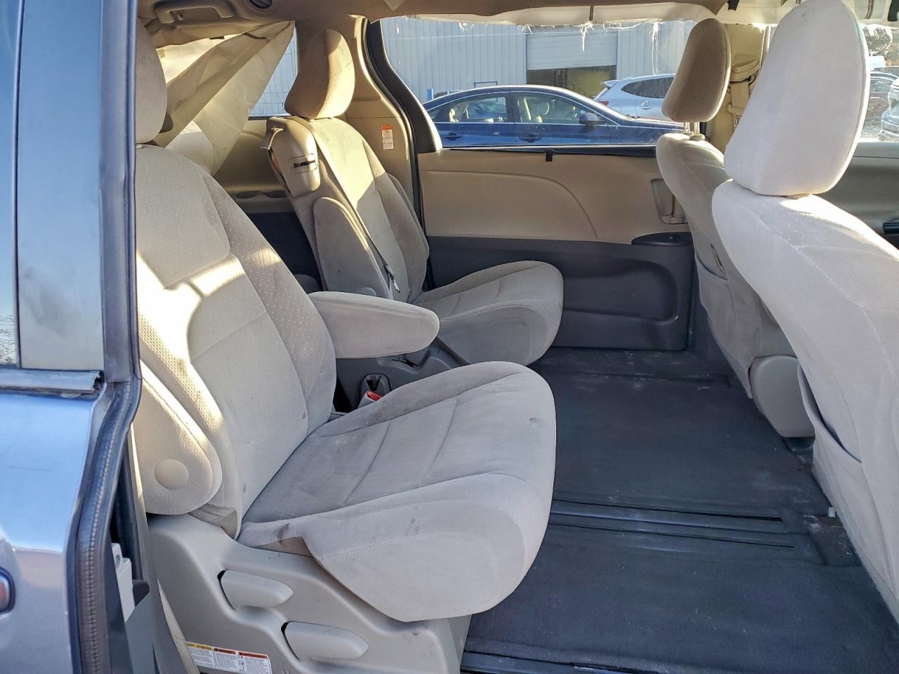 Lot #3309286615 2017 TOYOTA SIENNA LE