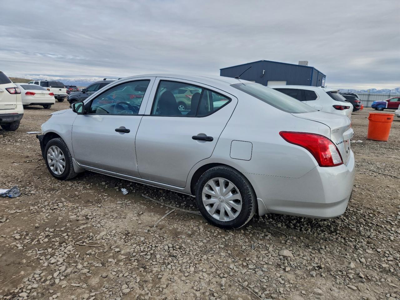 NISSAN VERSA S