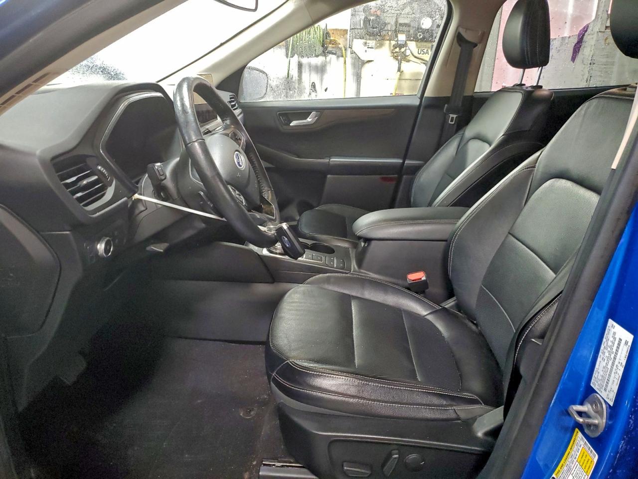 FORD ESCAPE TITANIUM