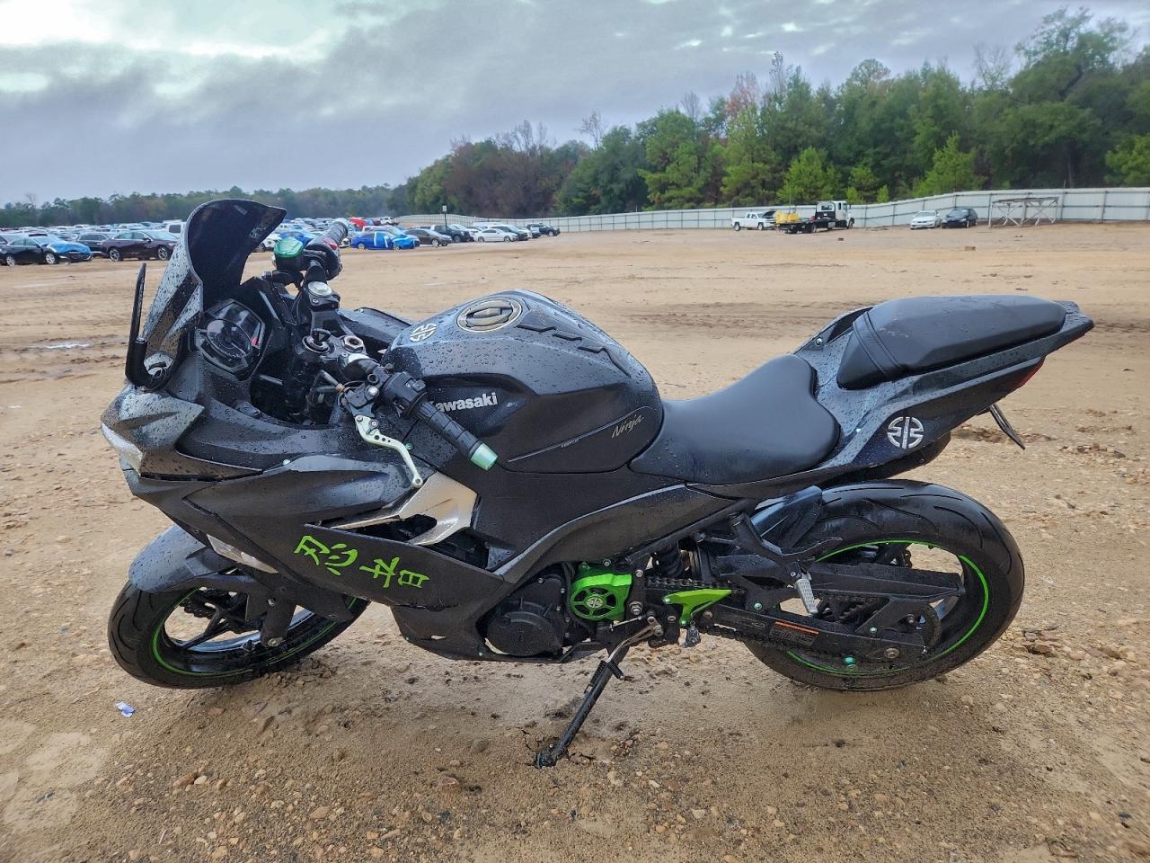 Lot #3315956127 2022 KAWASAKI EX400