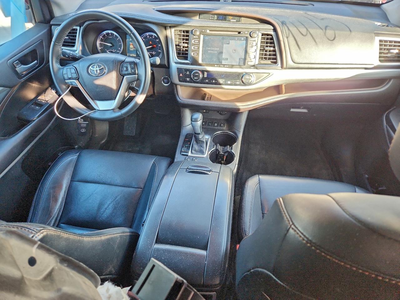 TOYOTA HIGHLANDER XLE