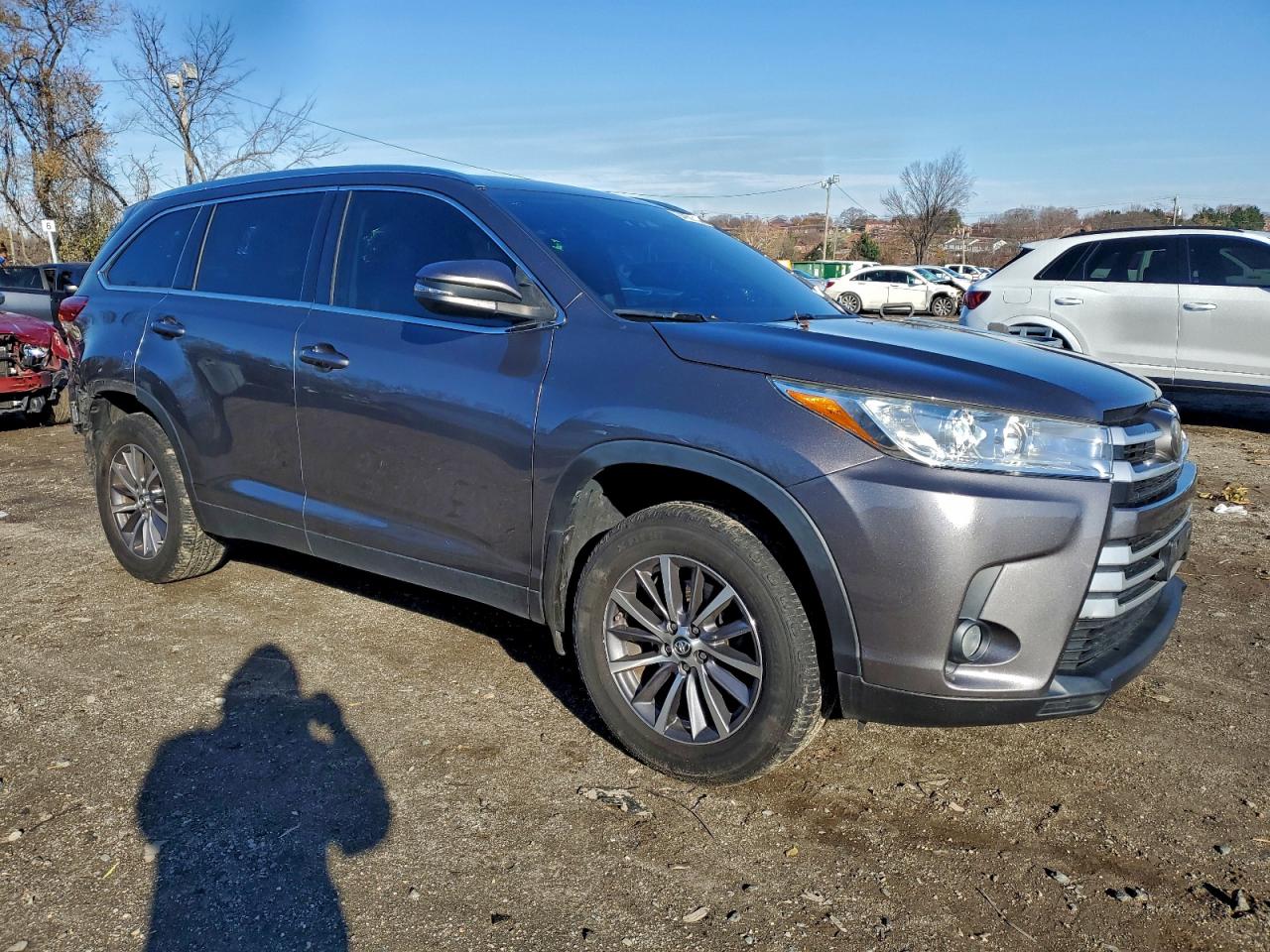 TOYOTA HIGHLANDER SE