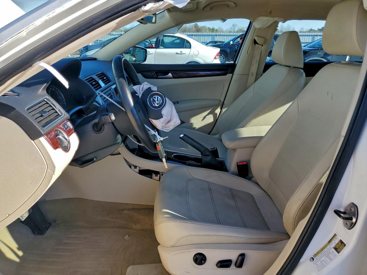 VOLKSWAGEN PASSAT SE