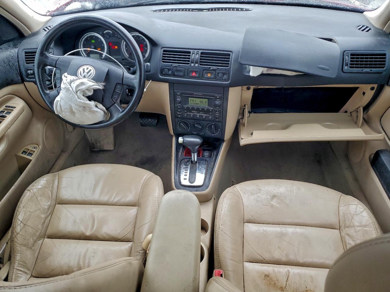 Lot #3311663225 2004 VOLKSWAGEN JETTA GLS