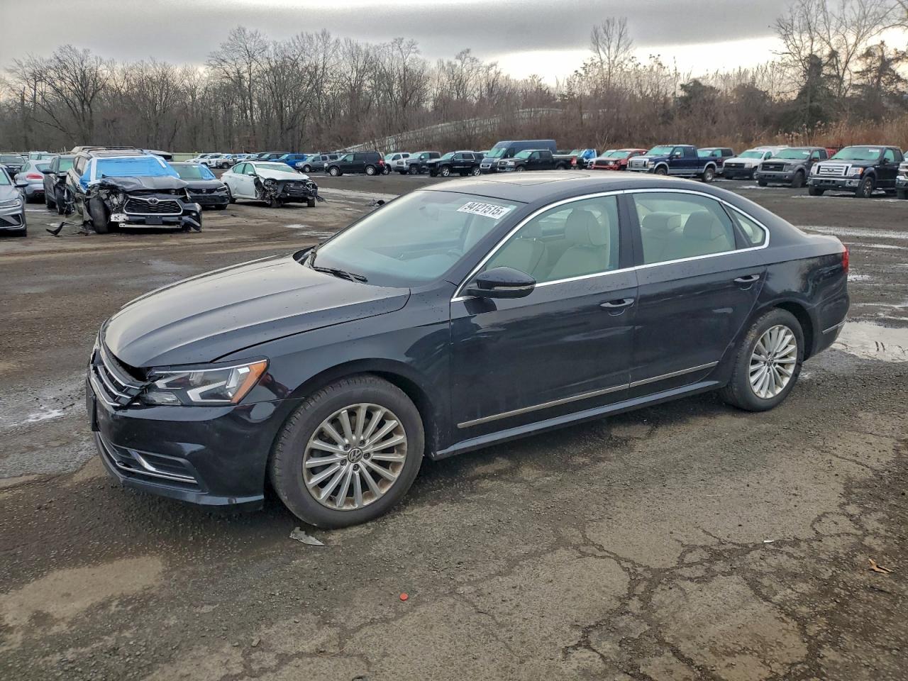 Lot #3304515518 2017 VOLKSWAGEN PASSAT SE