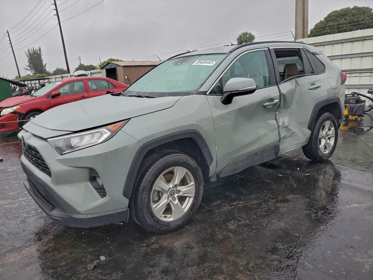 TOYOTA RAV4 XLE