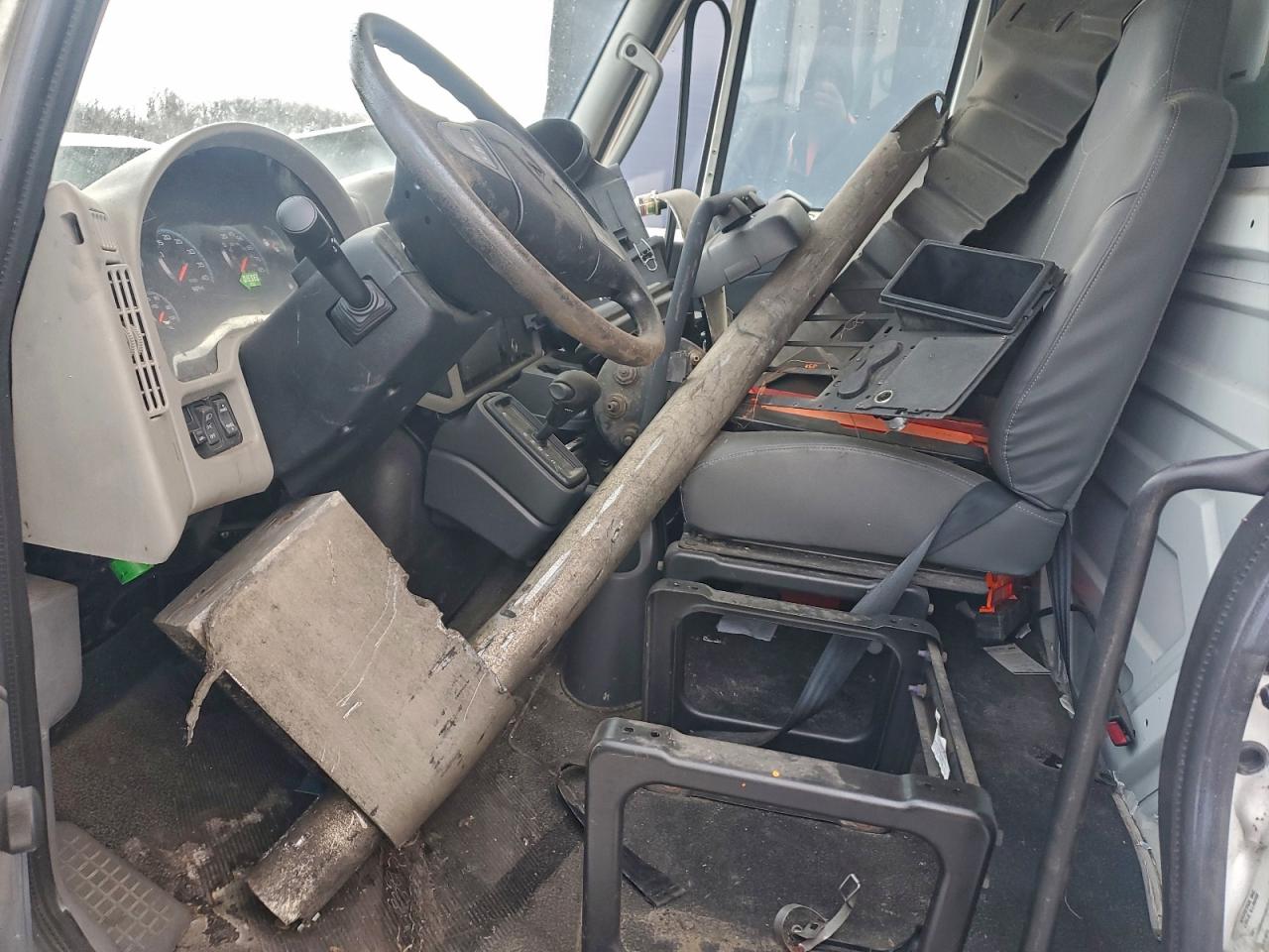 Lot #3317778065 2017 INTERNATIONAL 4000 4300