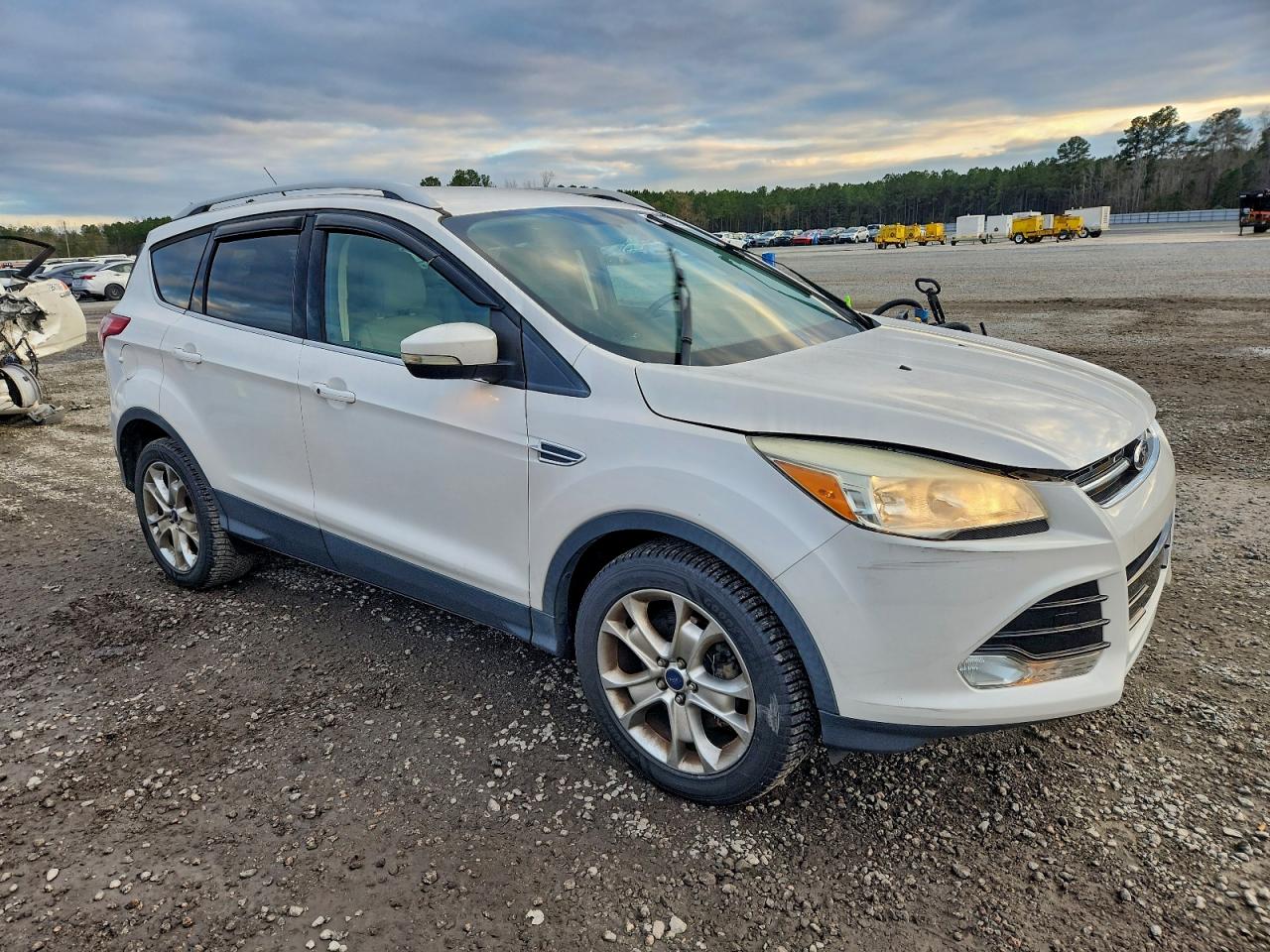 FORD ESCAPE TITANIUM
