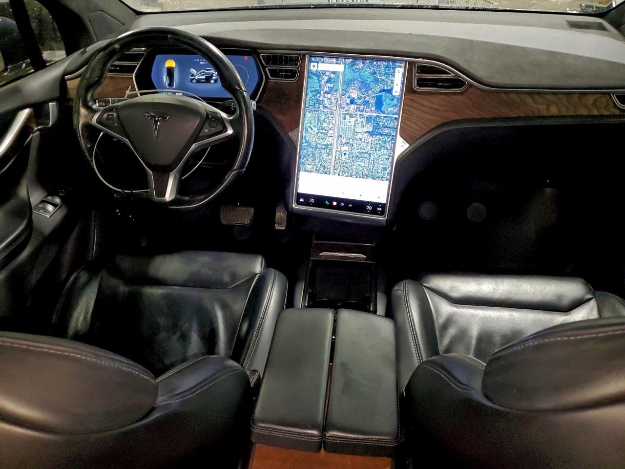 TESLA MODEL X