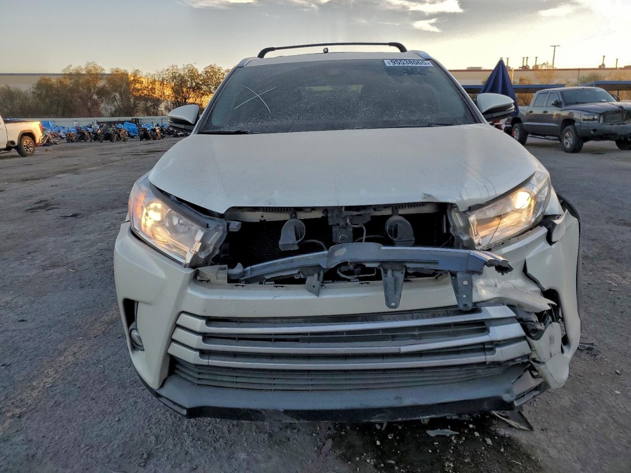 TOYOTA HIGHLANDER SE