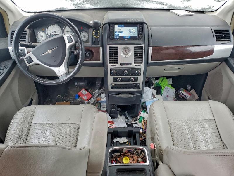 2010 CHRYSLER TOWN & COU #3316024801