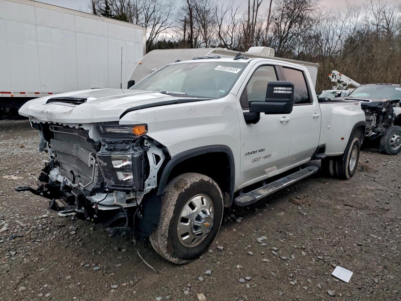 CHEVROLET SILVERADO K3500 LT