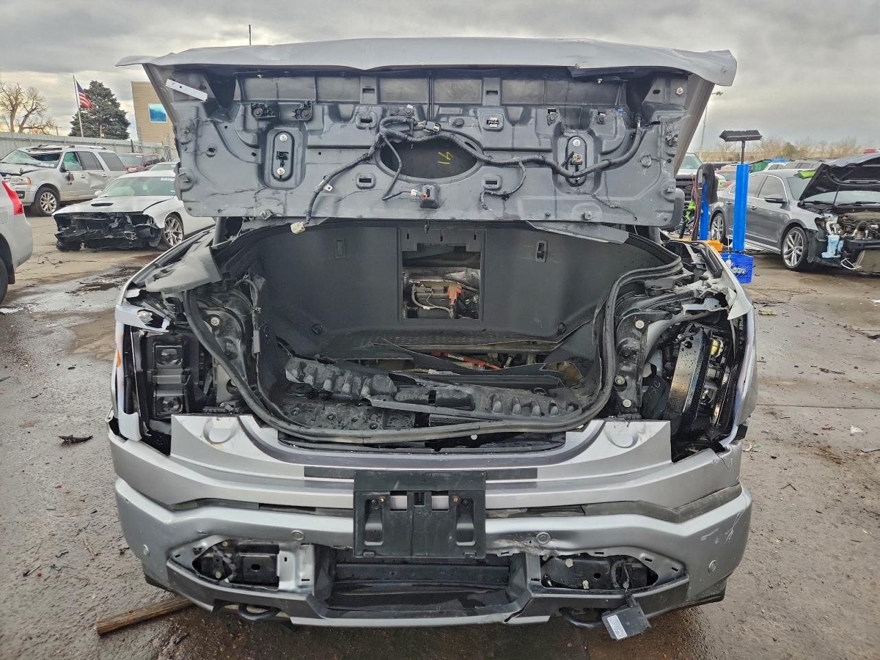 FORD F-150 LIGHTNING PRO