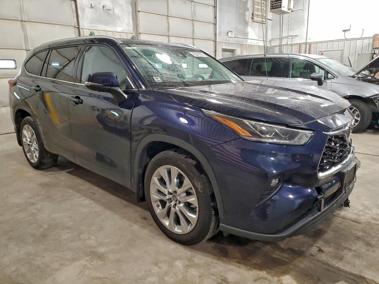 TOYOTA HIGHLANDER LE