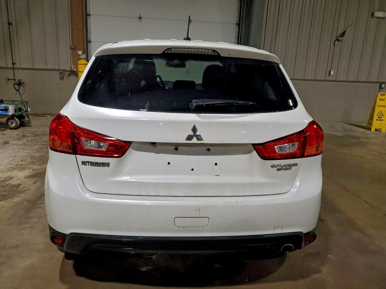 MITSUBISHI OUTLANDER SE