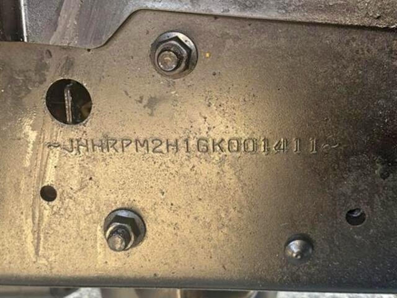 Lot #3302820930 2016 HINO 195