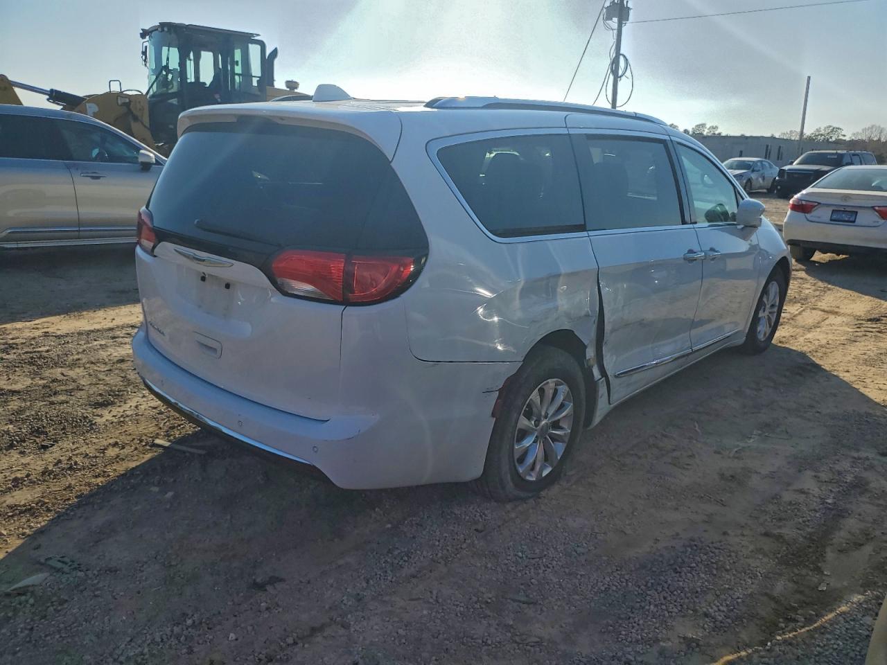 CHRYSLER PACIFICA TOURING L