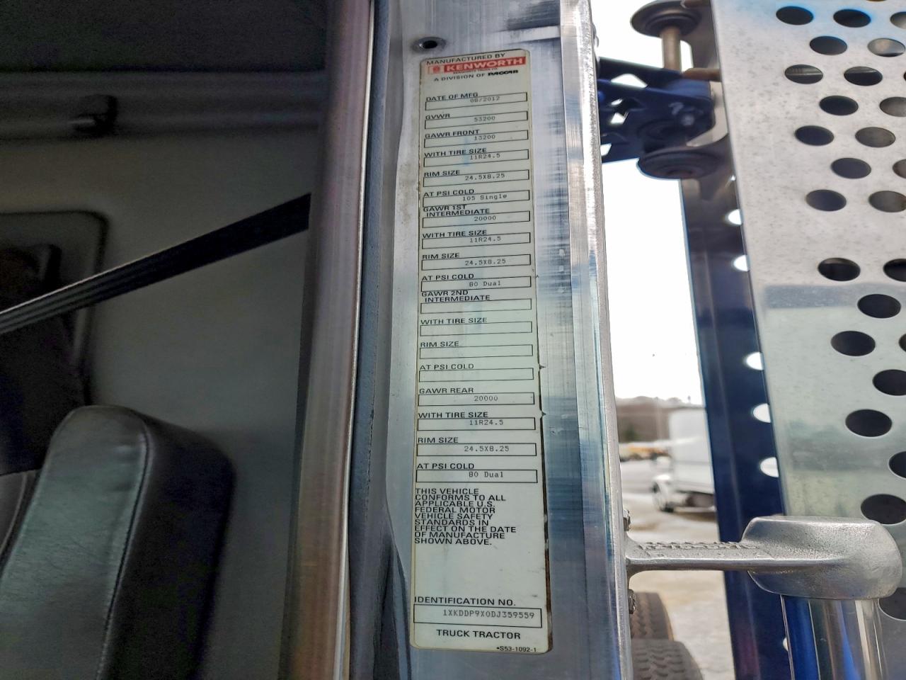 Lot #3303635929 2013 KENWORTH CONSTRUCTI