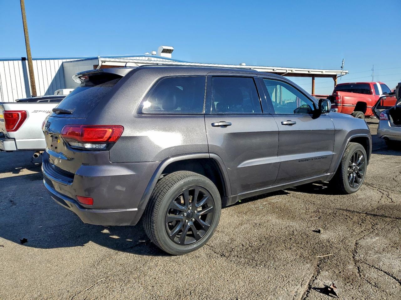 JEEP GRAND CHEROKEE LAREDO