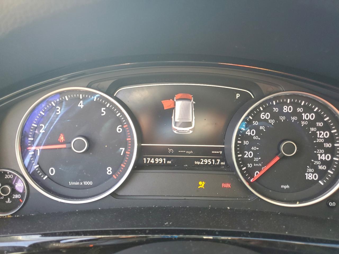 VOLKSWAGEN TOUAREG SPORT